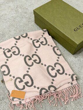 Gucci Reversible Jumbo GG Jacquard Scarf